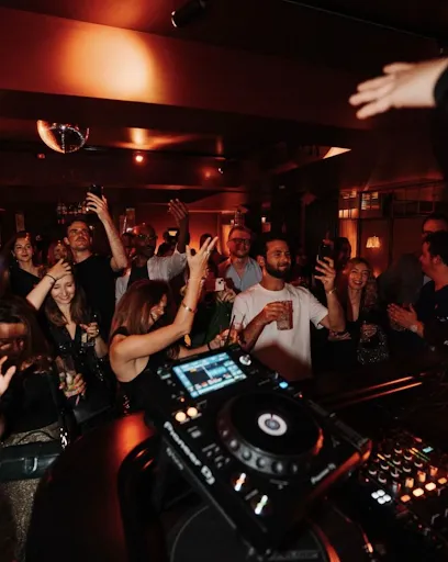 Image de Mikado Dancing