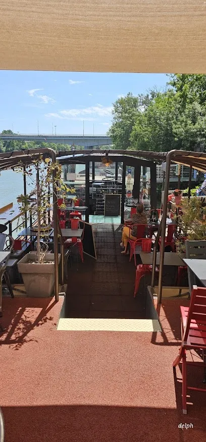 Image de Vinotage - Péniche à vins / Caviste / Epicerie Fine